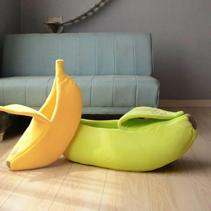 Cozy Banana Bed – Warm Pet House for Cats & Small Dogs, Plush Mat & Portable Kennel
