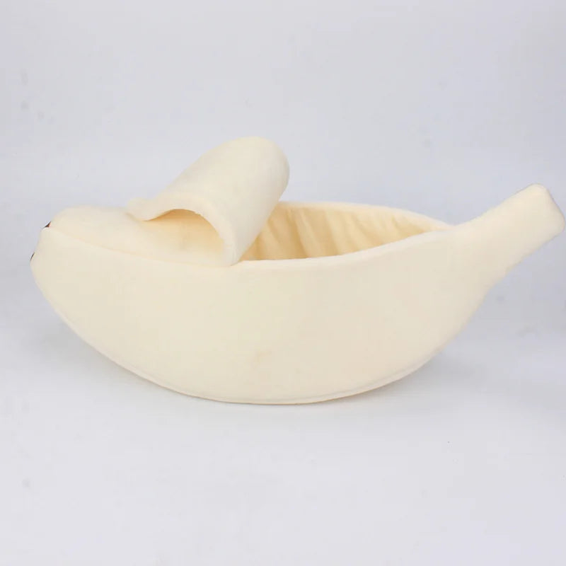 Cozy Banana Bed – Warm Pet House for Cats & Small Dogs, Plush Mat & Portable Kennel